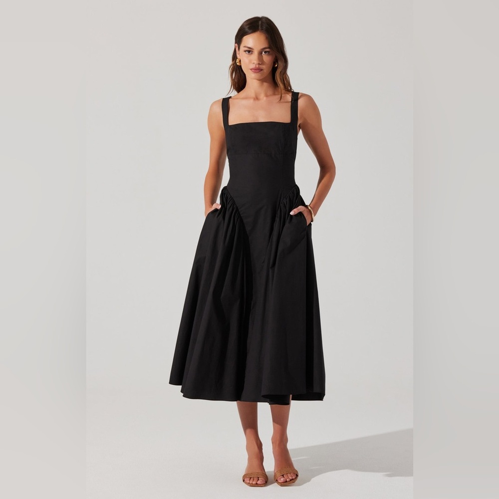 ASTR the Label Square-Neck Fit & Flare Dress
